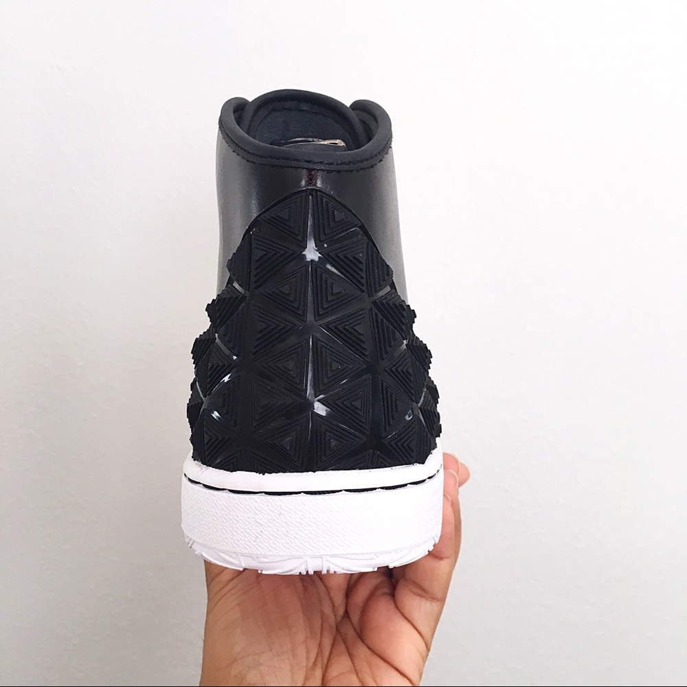Nike Jordan Instigator Black University Red White - Picture 5 of 7